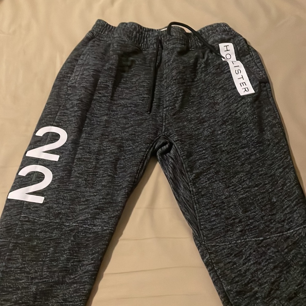 Hollister men’s joggers size medium - Picture 4 of 5